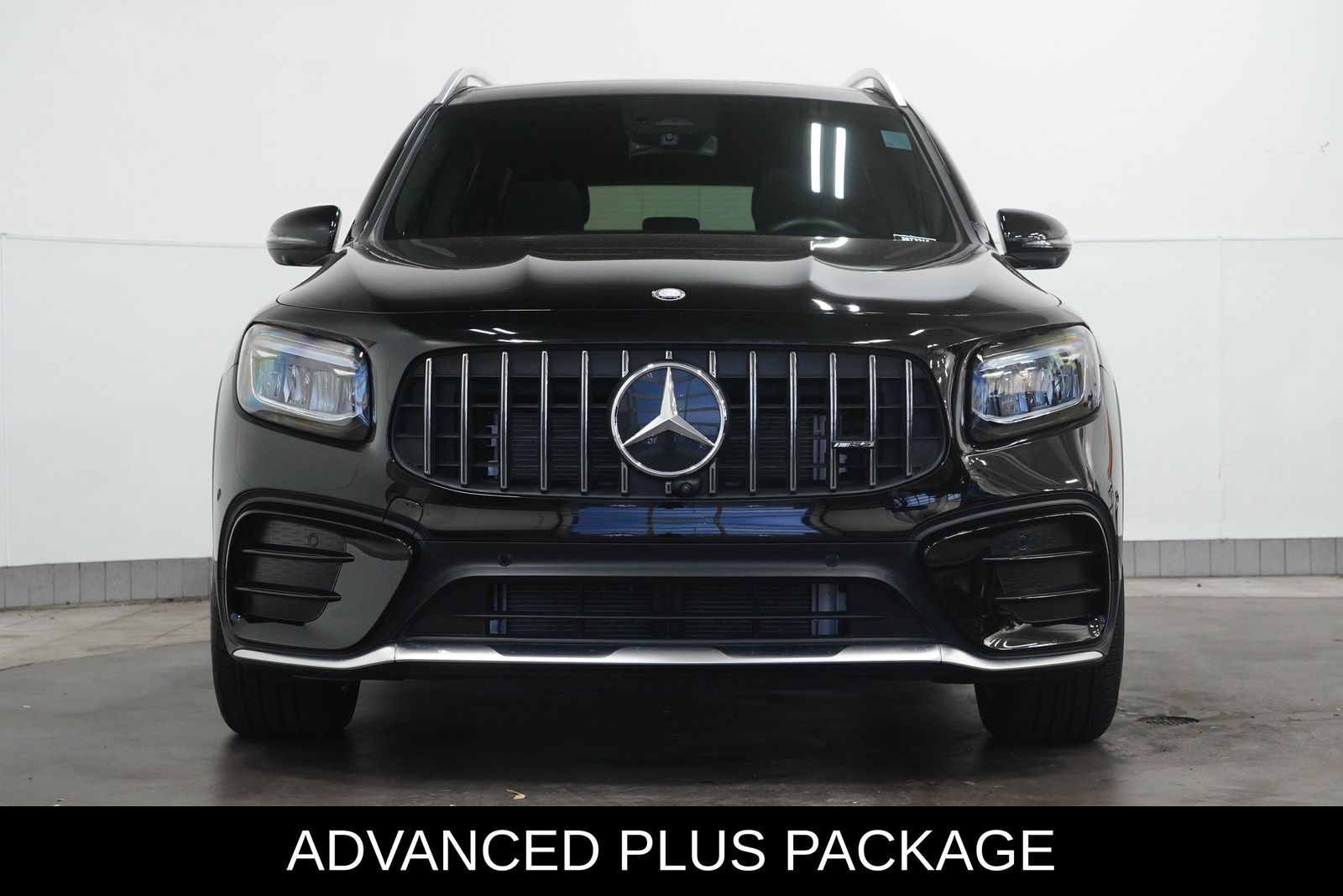 2025 Mercedes Benz GLB AMG 35 4MATIC photo 3