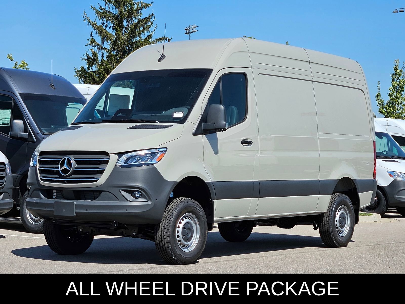 2025 Mercedes-Benz Sprinter 2500 144 WB HO Standard Roof 4x4's photo