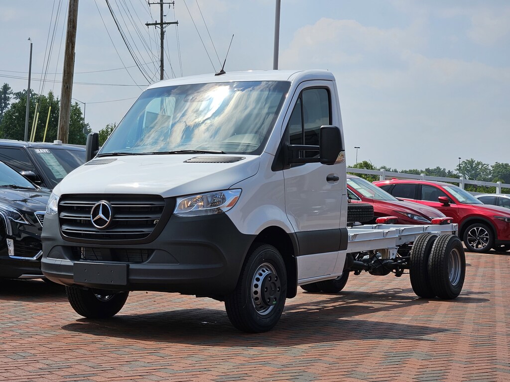 New 2024 Mercedes-Benz Sprinter 3500 XD Chassis Cab Chassis 170 WB Truck 170" WB AWD