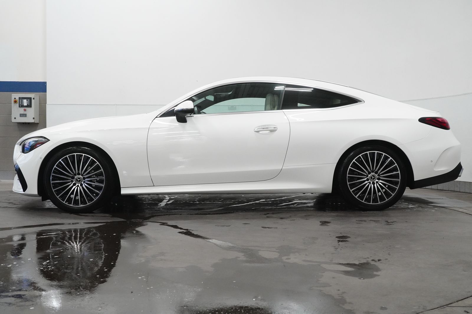 2025 Mercedes Benz CLE 300 Coupe 4MATIC photo 4