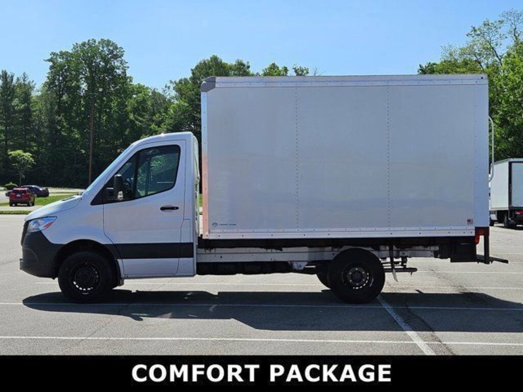 New 2024 Mercedes-Benz Sprinter 3500 XD Cab Chassis 144 WB Box Truck