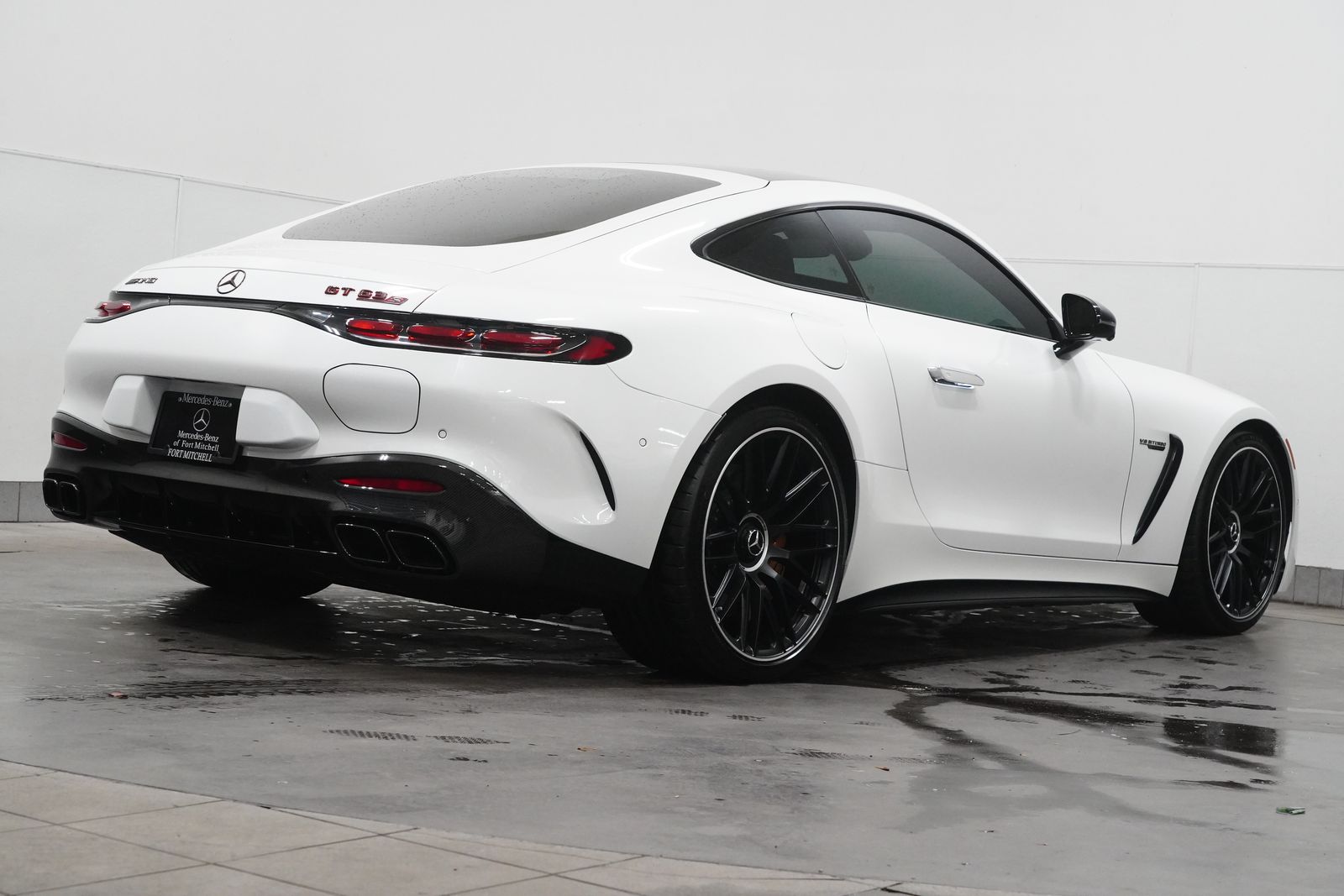 2025 Mercedes Benz AMG GT photo 4