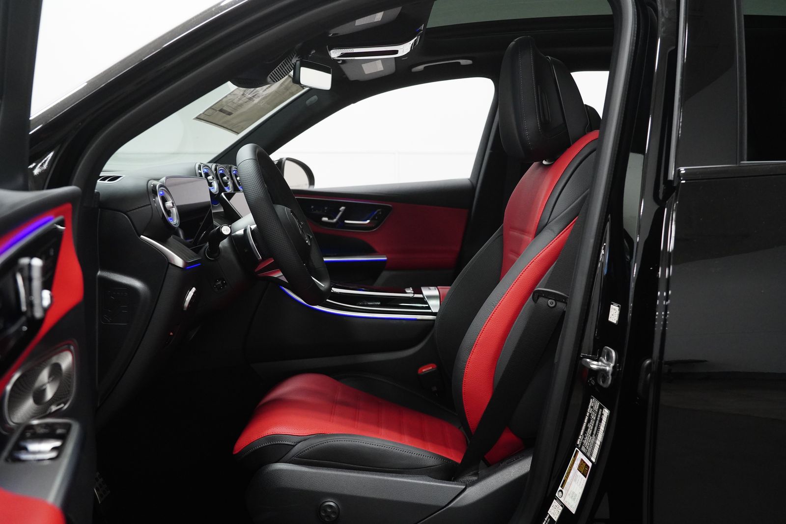 2026 Mercedes Benz GLC 300 4MATIC photo 2