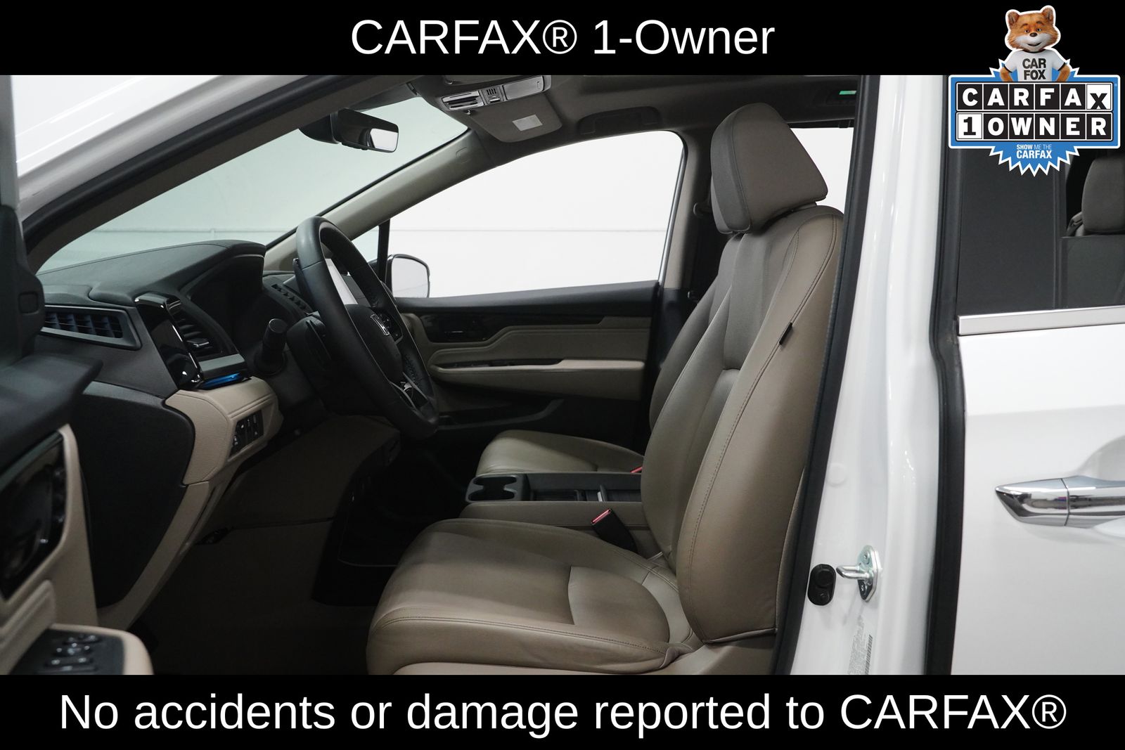 2023 Honda Odyssey Touring photo 2