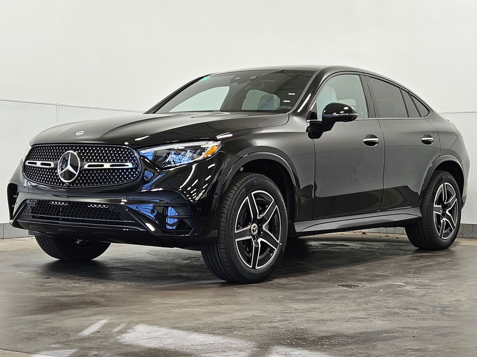 2026 Mercedes-Benz GLC Coupe GLC 300's photo