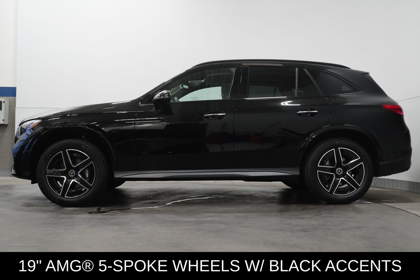 2026 Mercedes Benz GLC 300 4MATIC photo 4