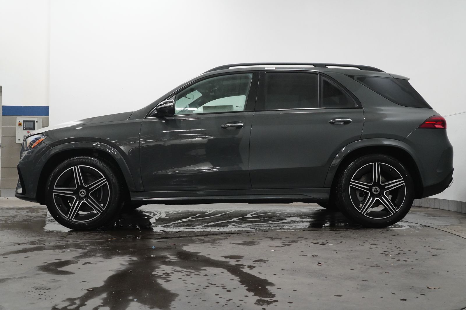 2026 Mercedes Benz GLE 350 4MATIC photo 2