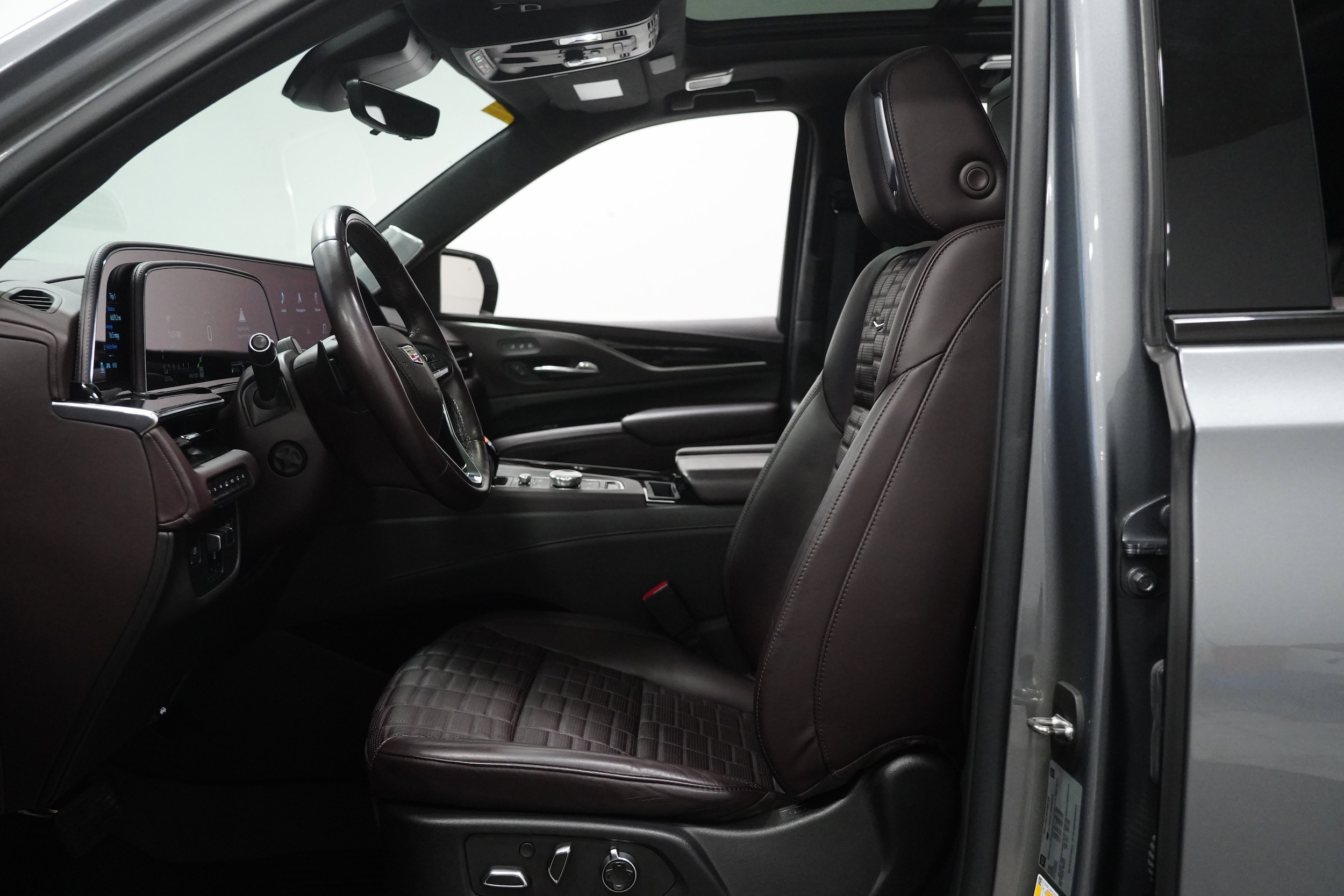 Used 2022 Cadillac Escalade Sport Platinum with VIN 1GYS4GKL2NR204342 for sale in Fort Mitchell, KY