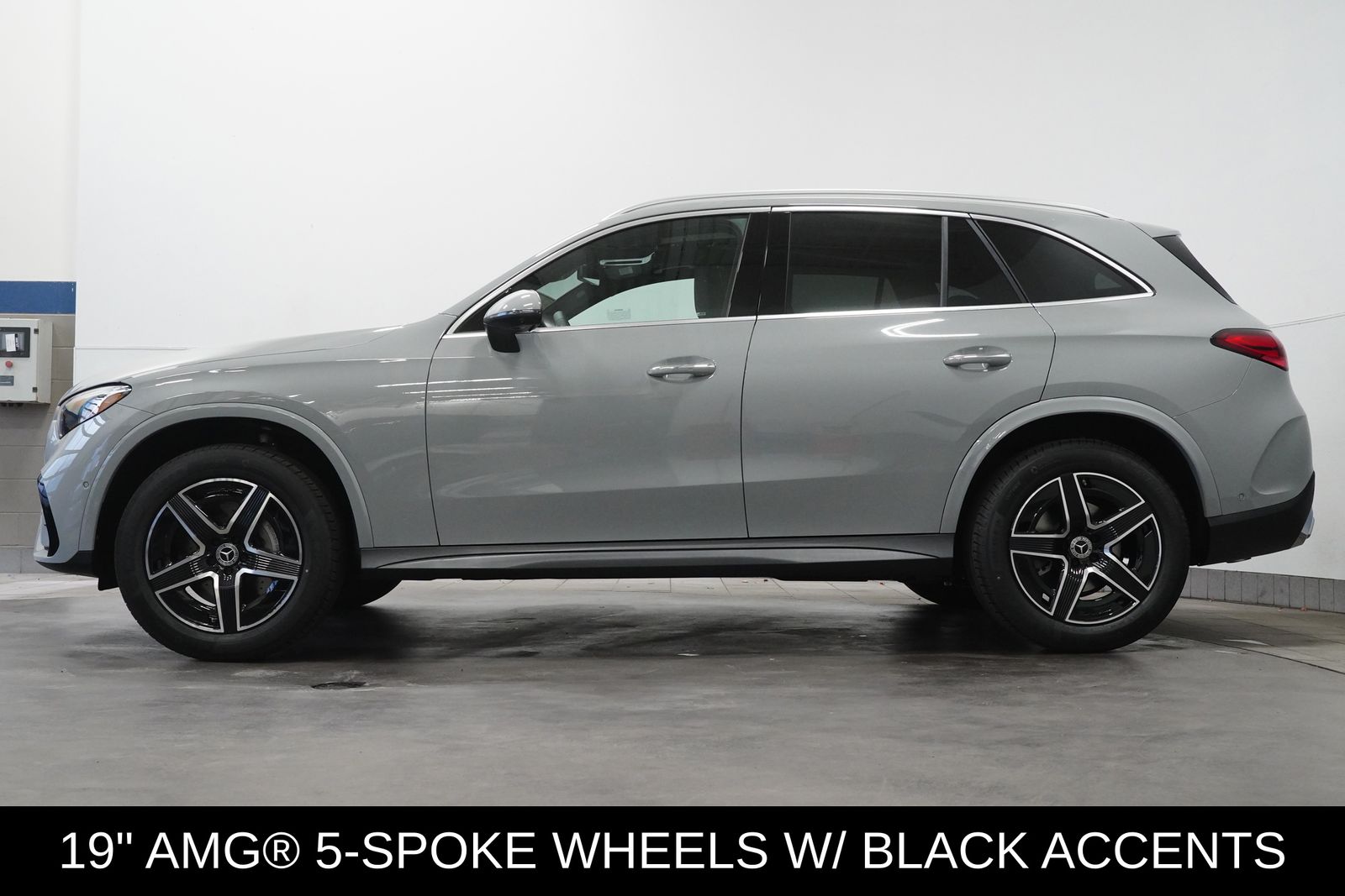 2026 Mercedes Benz GLC 300 4MATIC photo 4