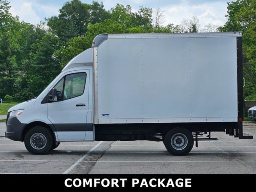 New 2024 Mercedes-Benz Sprinter 4500 Cab Chassis Standard Roof Truck