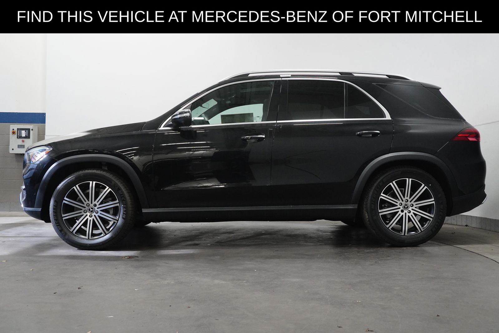 2026 Mercedes Benz GLE 350 4MATIC photo 2