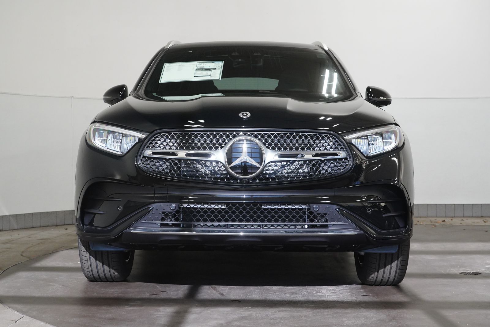 2026 Mercedes Benz GLC 300 4MATIC photo 3