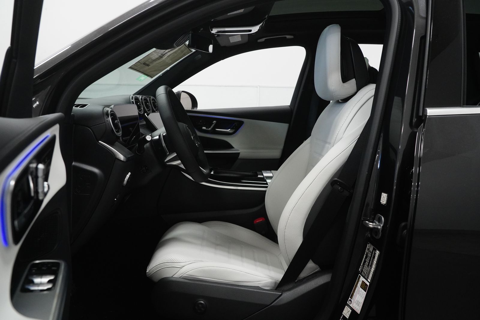 2026 Mercedes Benz GLC 350e 4MATIC photo 2