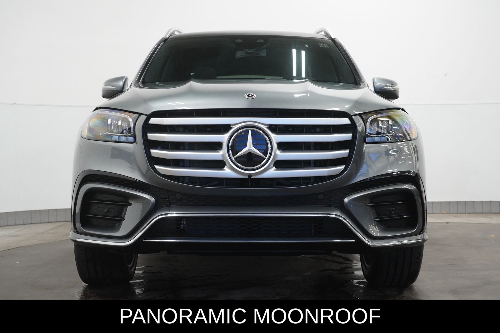 2025 Mercedes Benz GLS 450 4MATIC photo 3