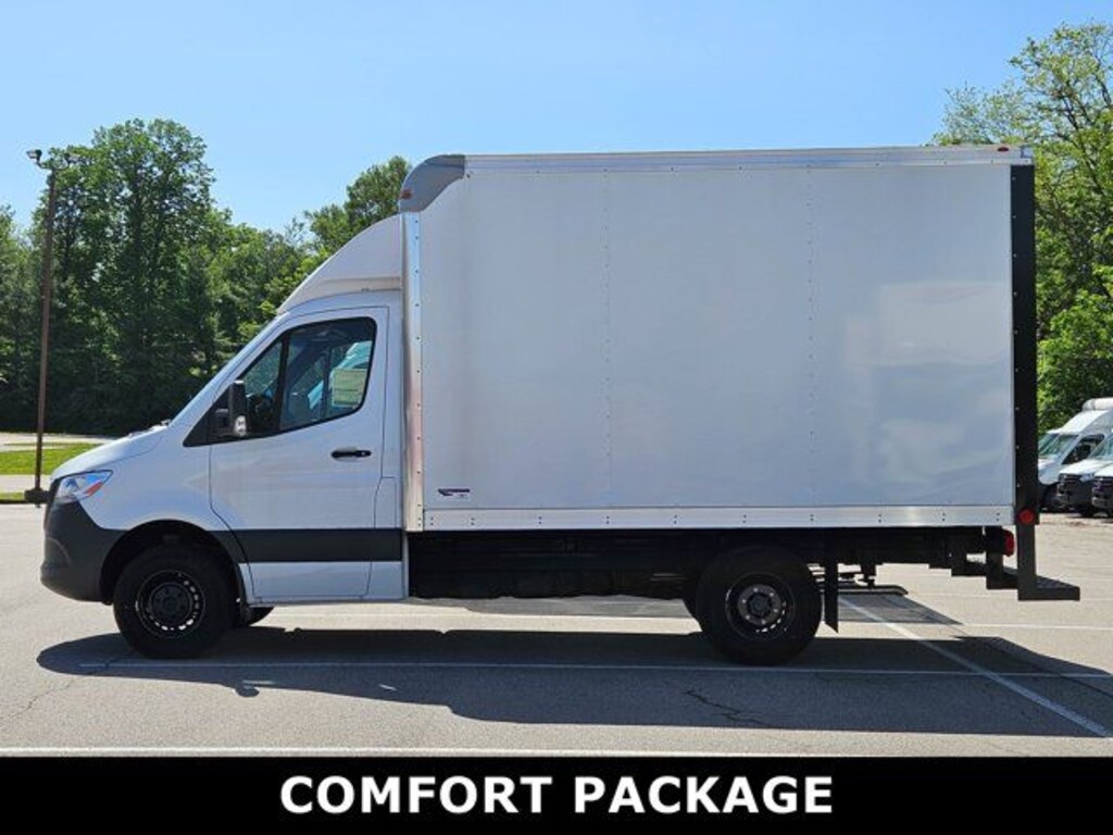 New 2024 Mercedes-Benz Sprinter 3500XD Cab Chassis 144 WB Truck 144" WB RWD