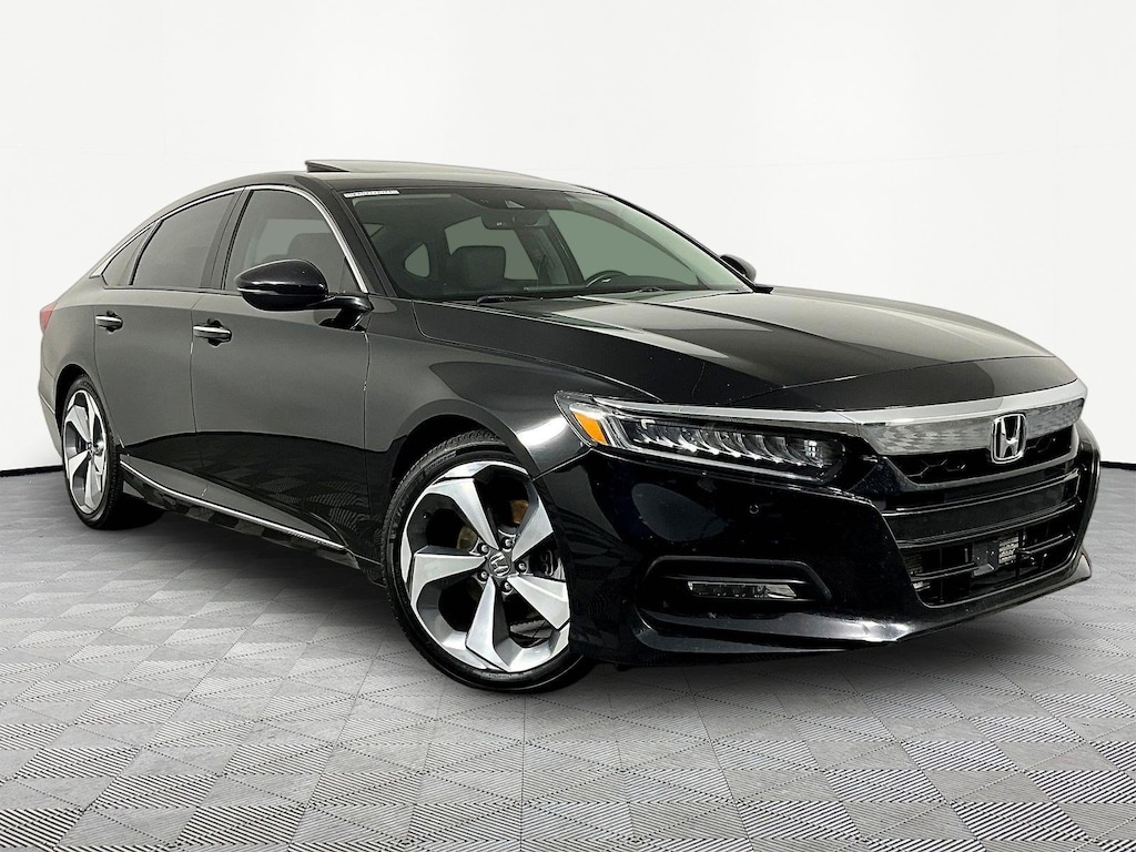Used 2019 Honda Accord Touring 2.0T Sedan