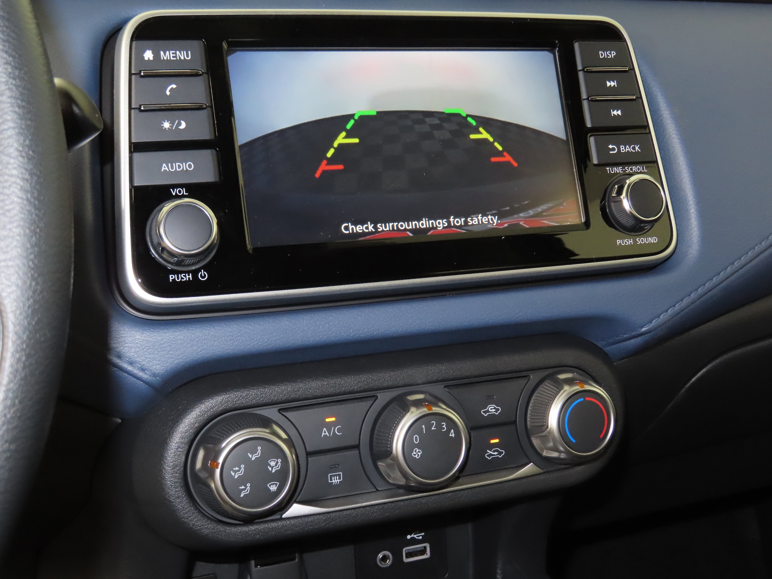 2025 Nissan Versa Sedan SV - Photo 24