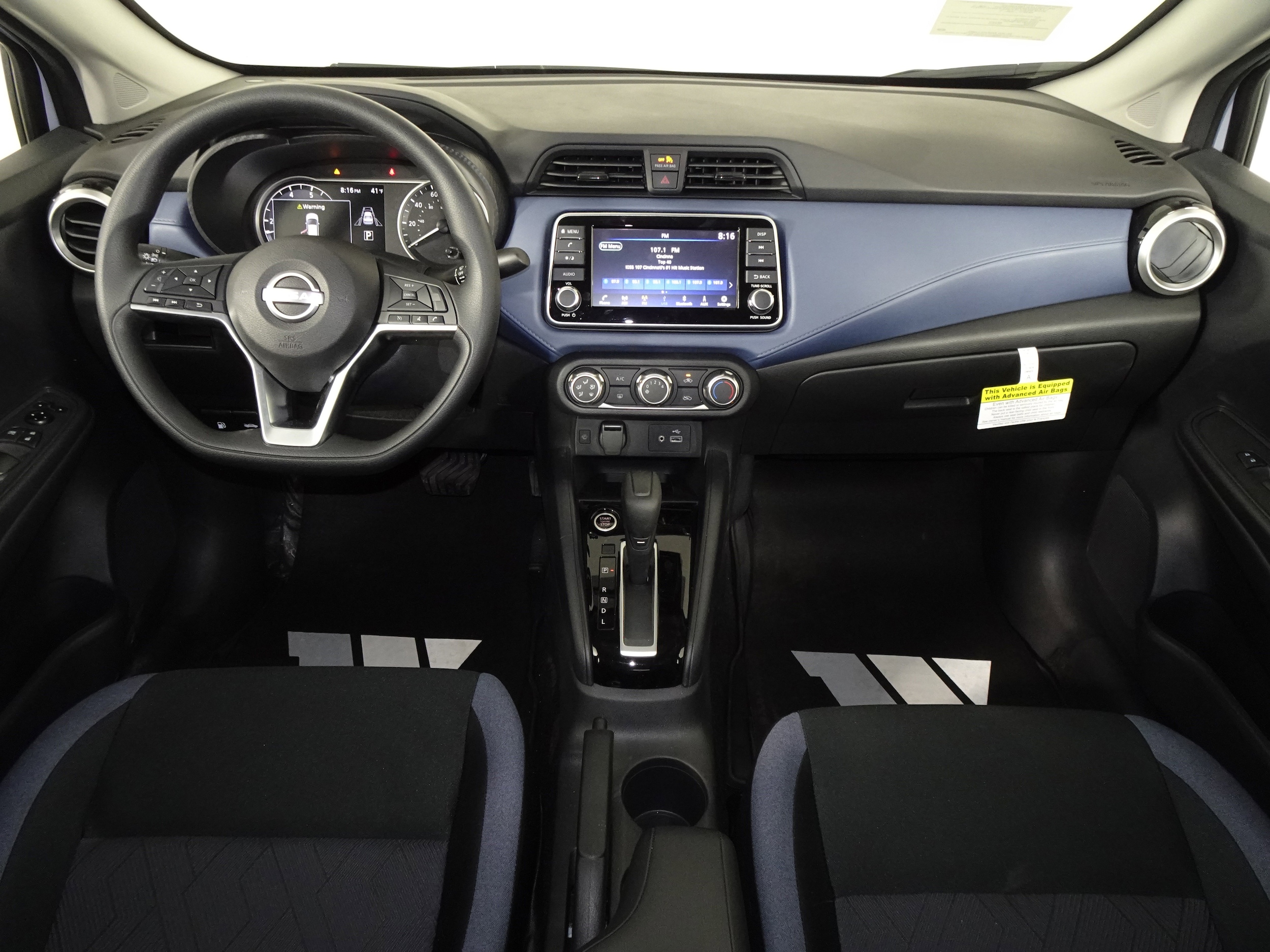 2025 Nissan Versa Sedan SV - Photo 10