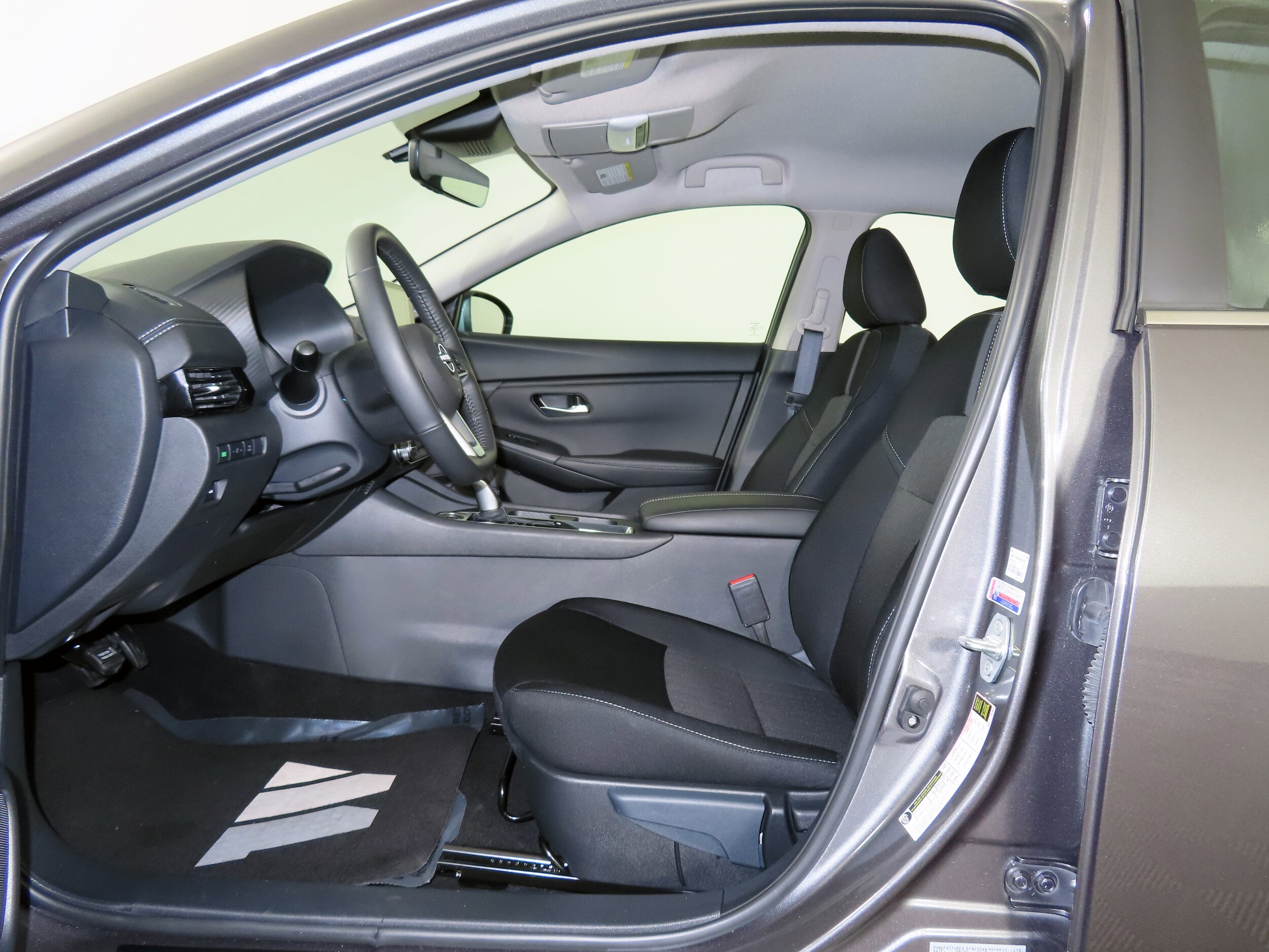 2025 Nissan Sentra SV photo 4