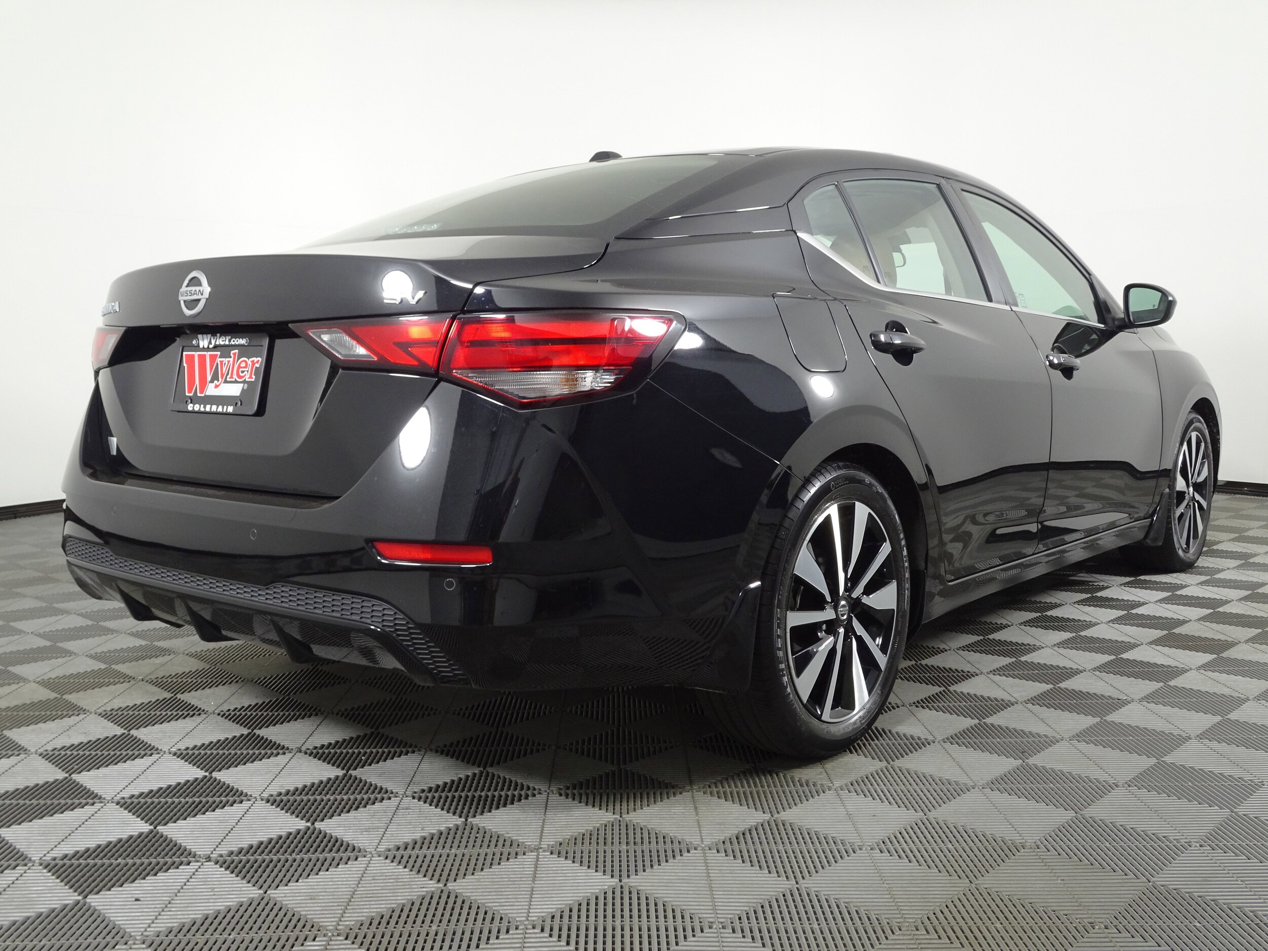 2023 Nissan Sentra SV Premium photo 3