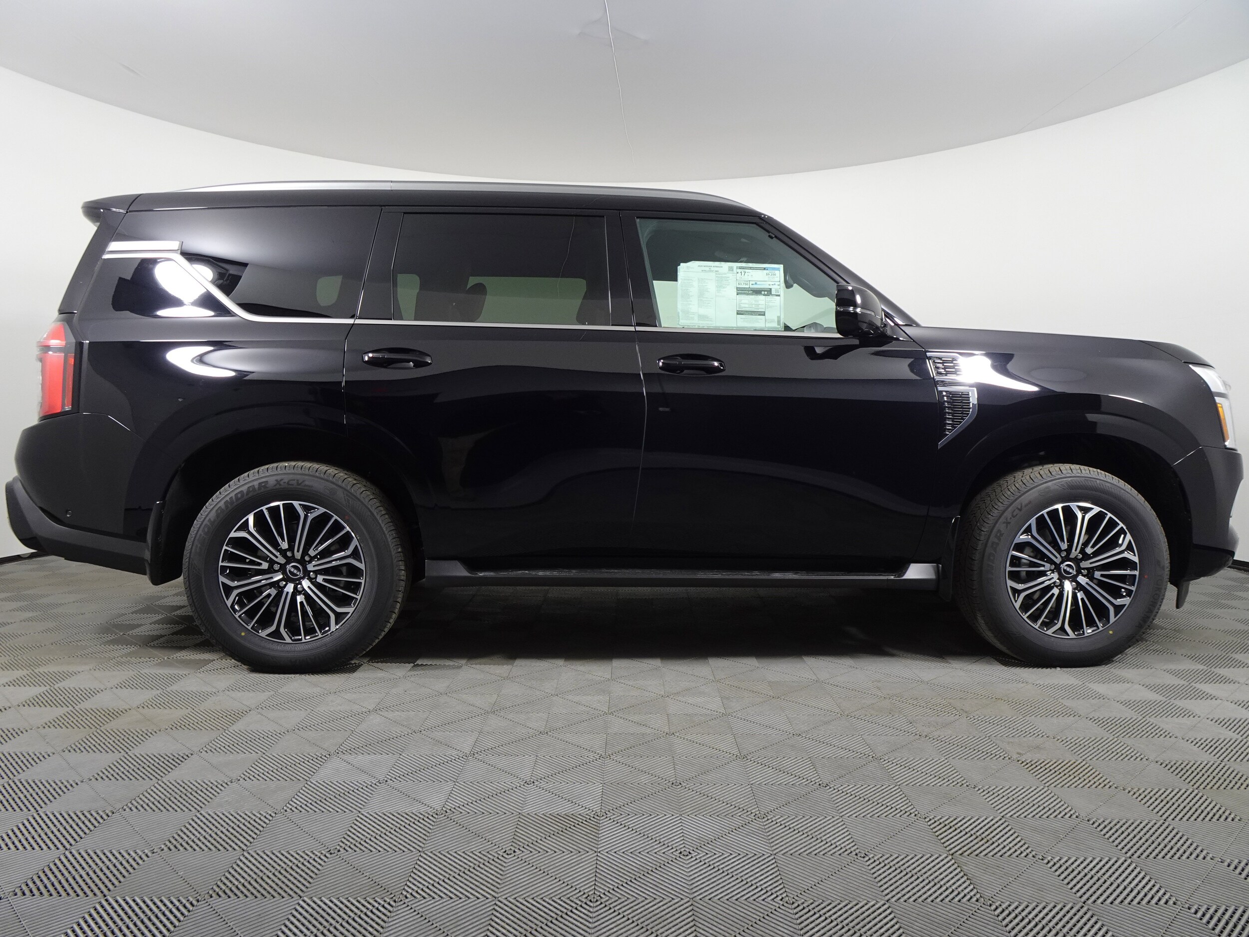 2025 Nissan Armada SL photo 2