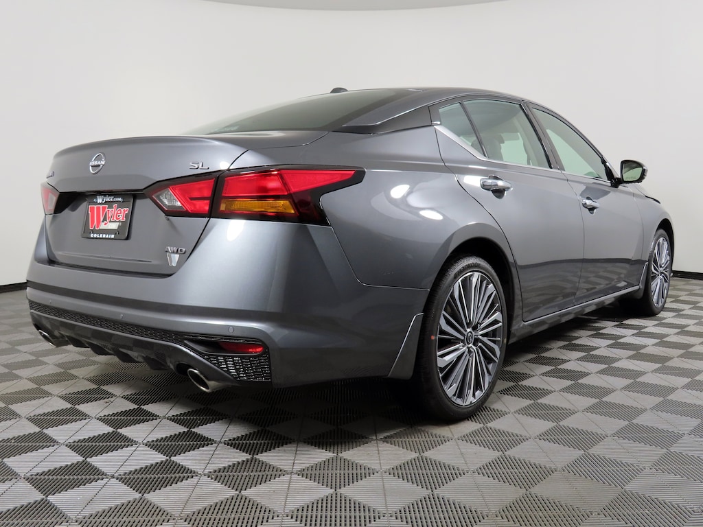 New 2025 Nissan Altima SL Sedan