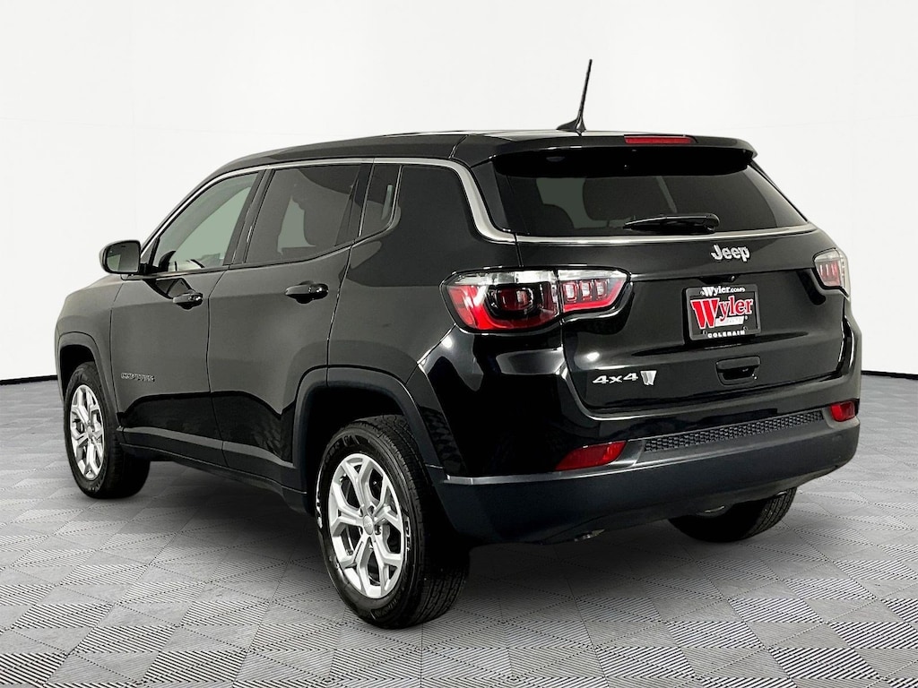 Used 2024 Jeep Compass Sport SUV
