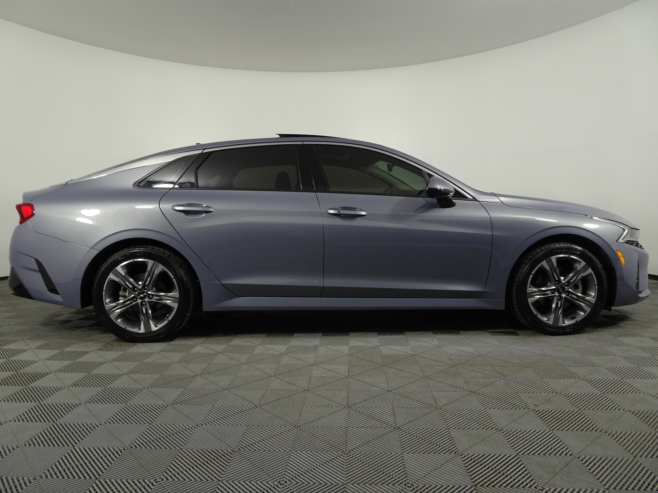 2024 Kia K5 EX photo 2