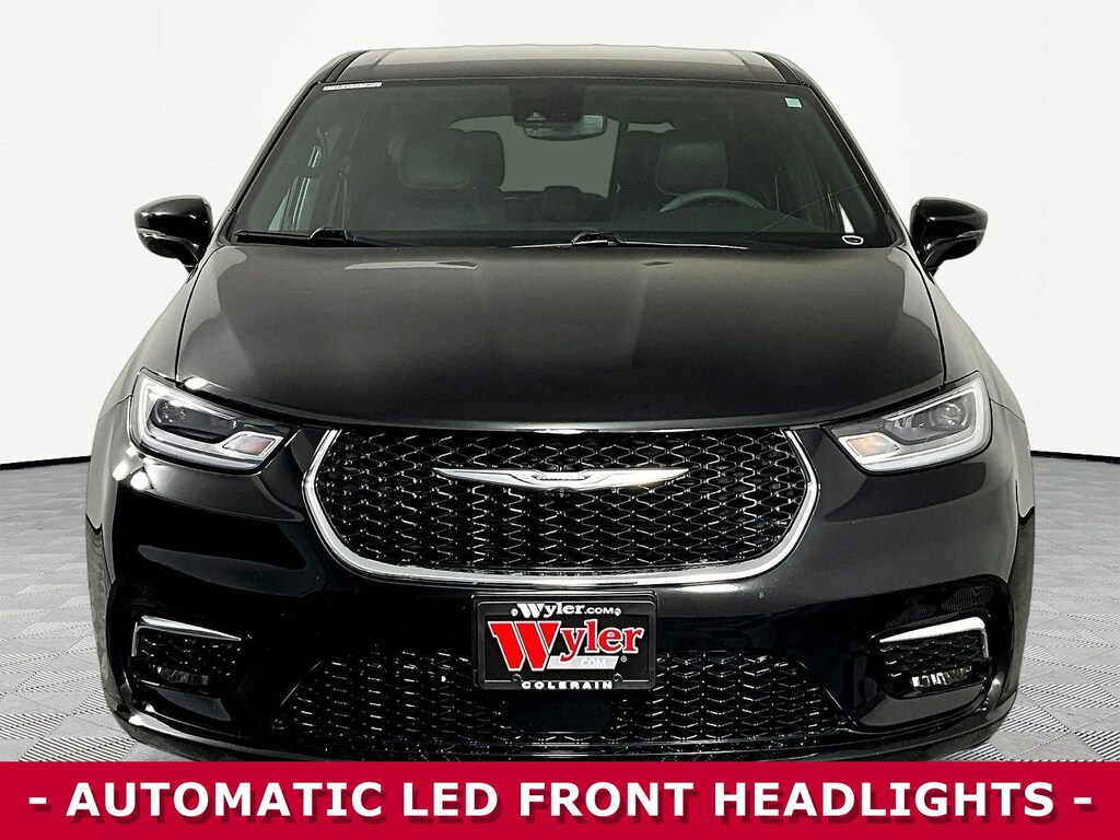 Used 2025 Chrysler Pacifica Select Minivan/Van