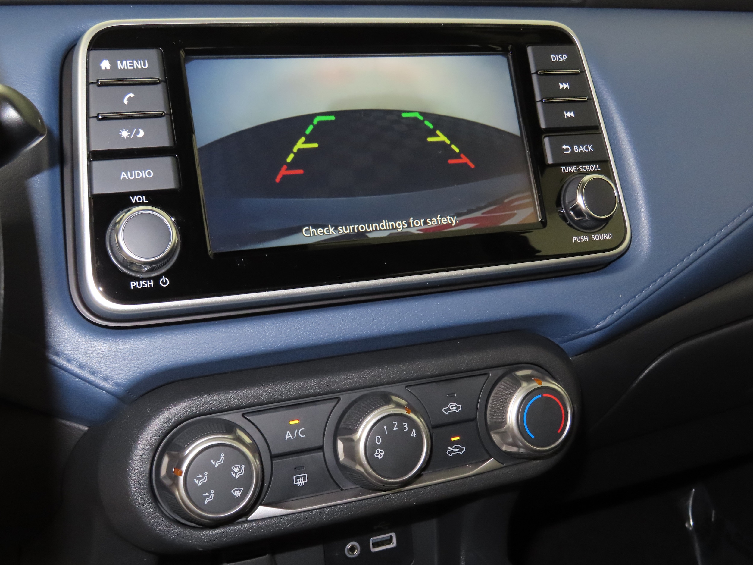2025 Nissan Versa Sedan SV - Photo 24