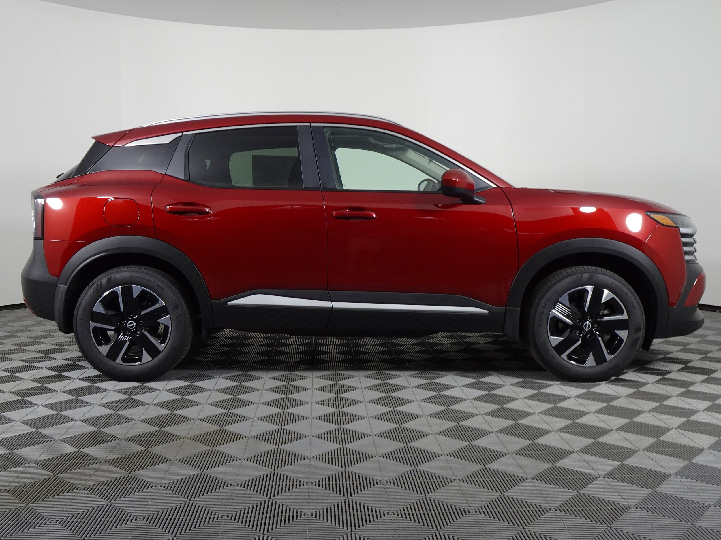 2025 Nissan Kicks SV photo 2