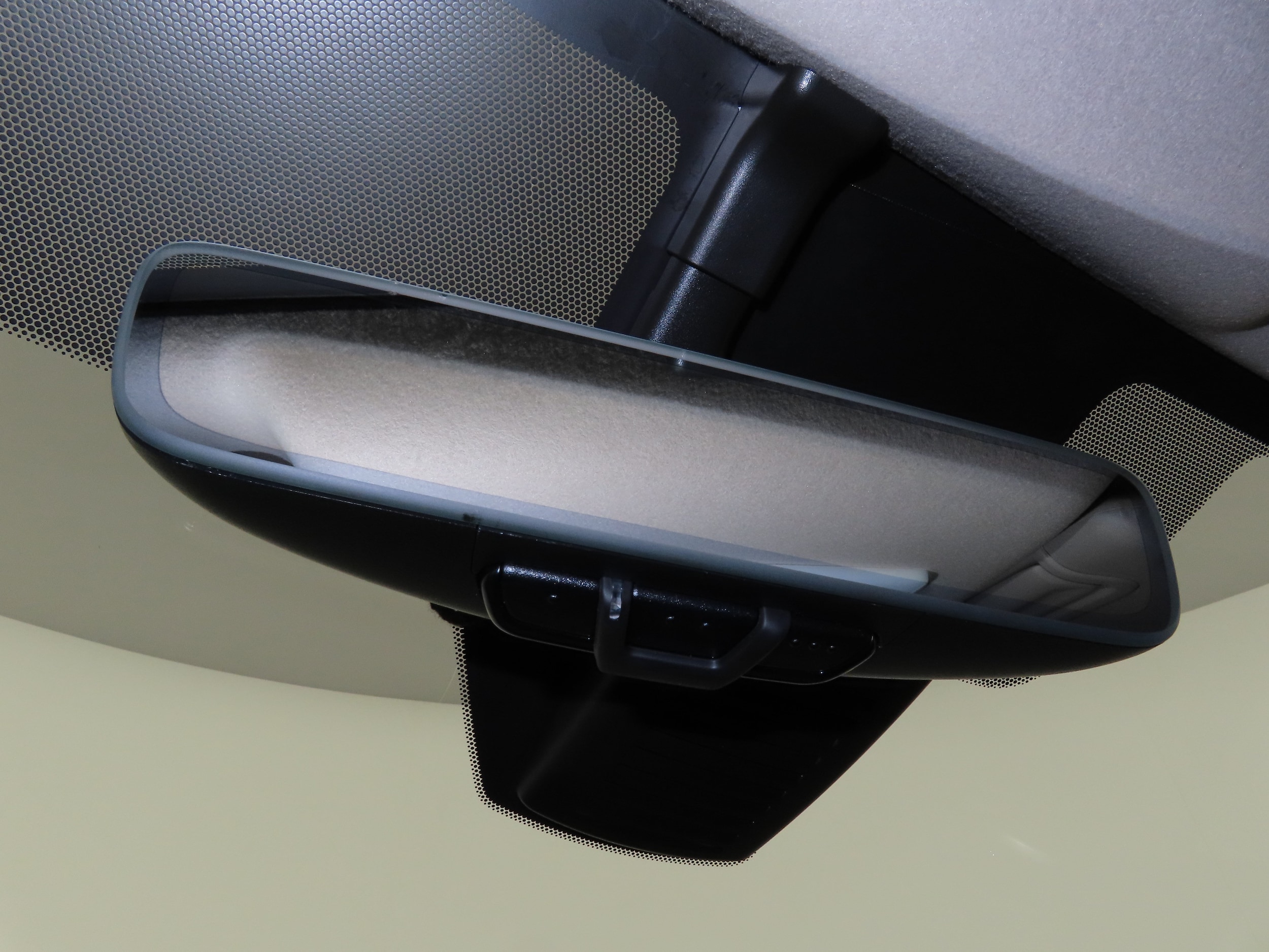 2025 Nissan Versa Sedan SV - Photo 26
