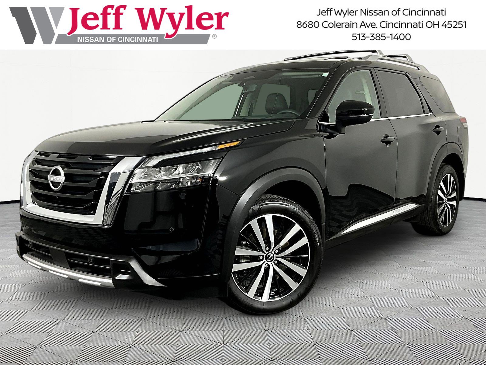 2024 Nissan Pathfinder Platinum 4WD's photo