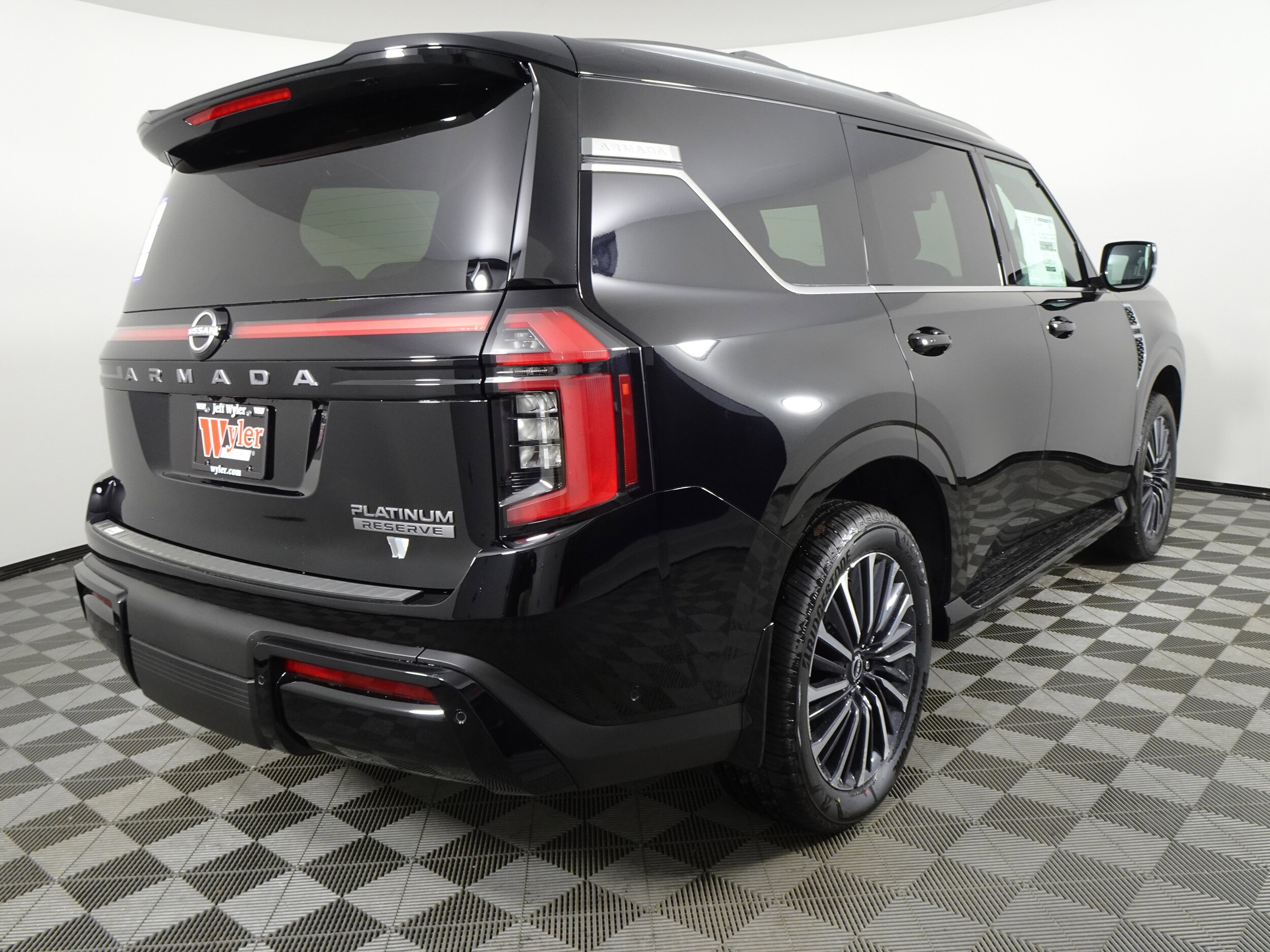 2025 Nissan Armada Platinum Reserve photo 3