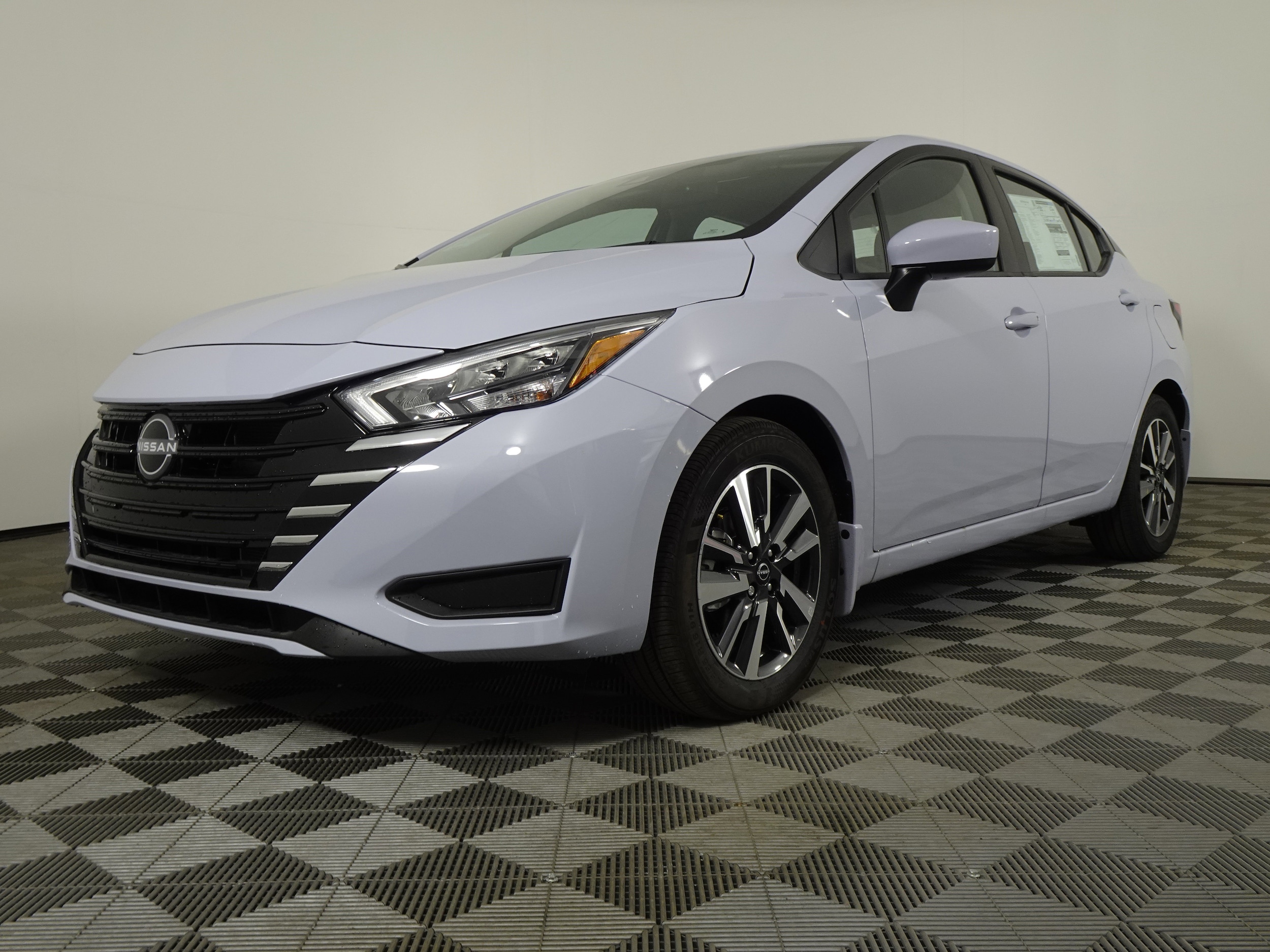 2025 Nissan Versa Sedan SV - Photo 14