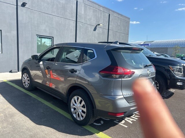 2020 Nissan Rogue S photo 3