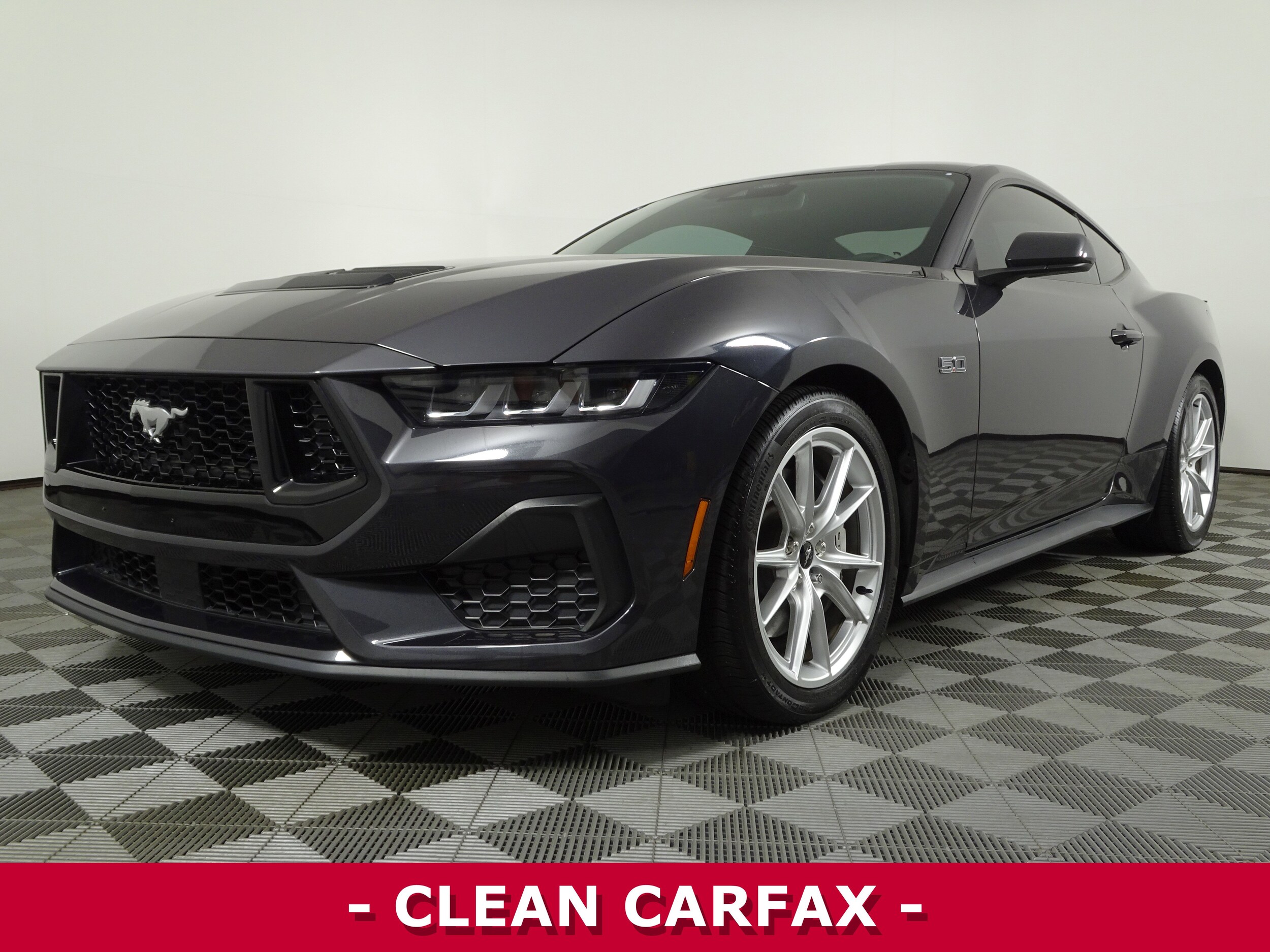 2024 Ford Mustang GT Premium photo 3