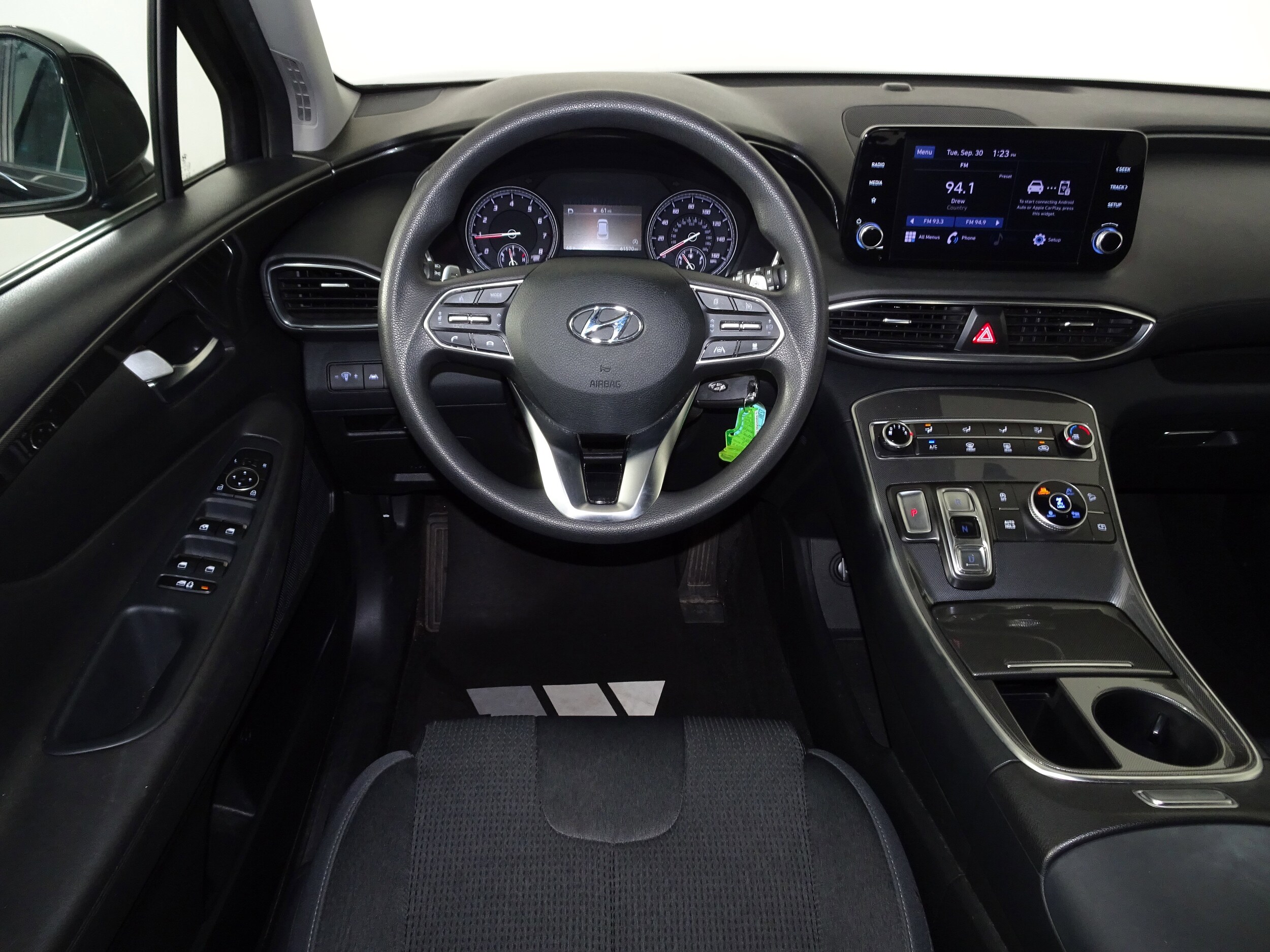 2022 Hyundai Santa Fe SE photo 3