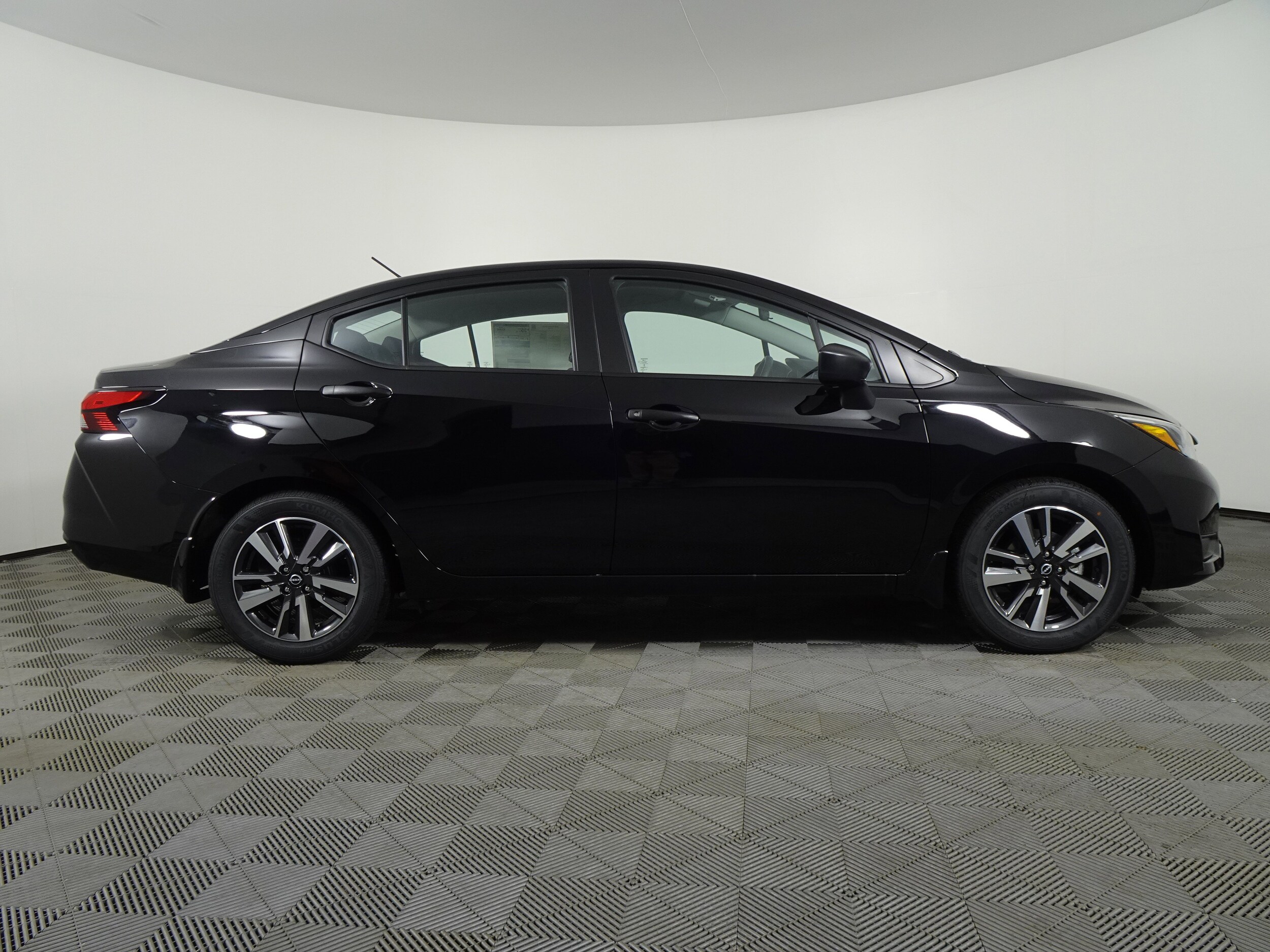 2025 Nissan Versa S photo 2
