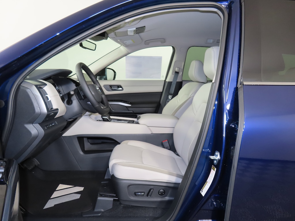 New 2026 Nissan Pathfinder SL SUV