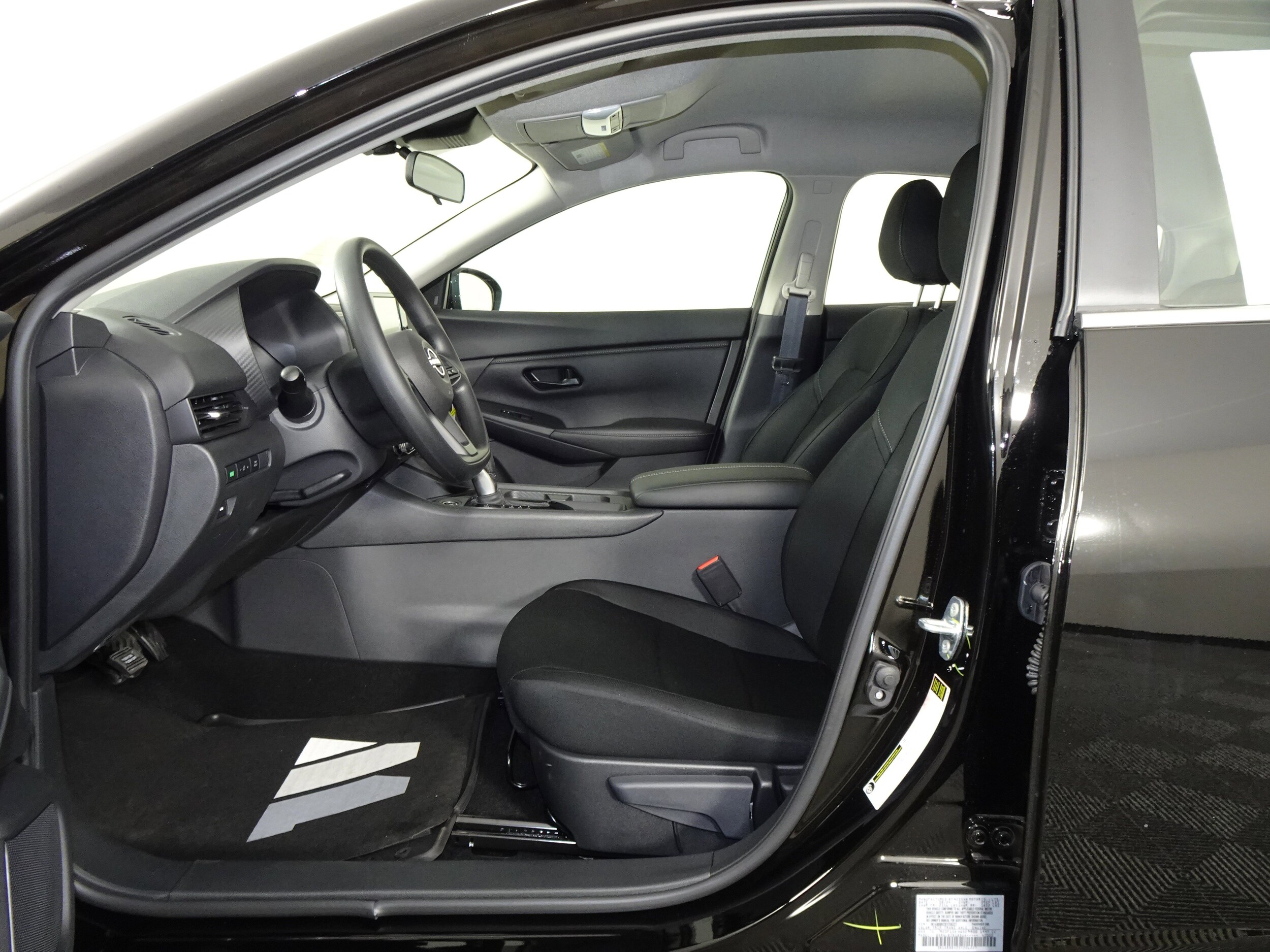 2025 Nissan Sentra S photo 4