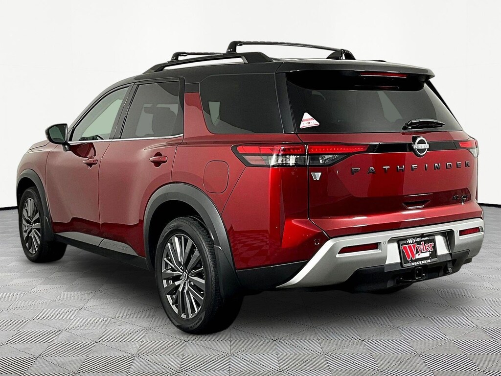 Used 2024 Nissan Pathfinder SL SUV