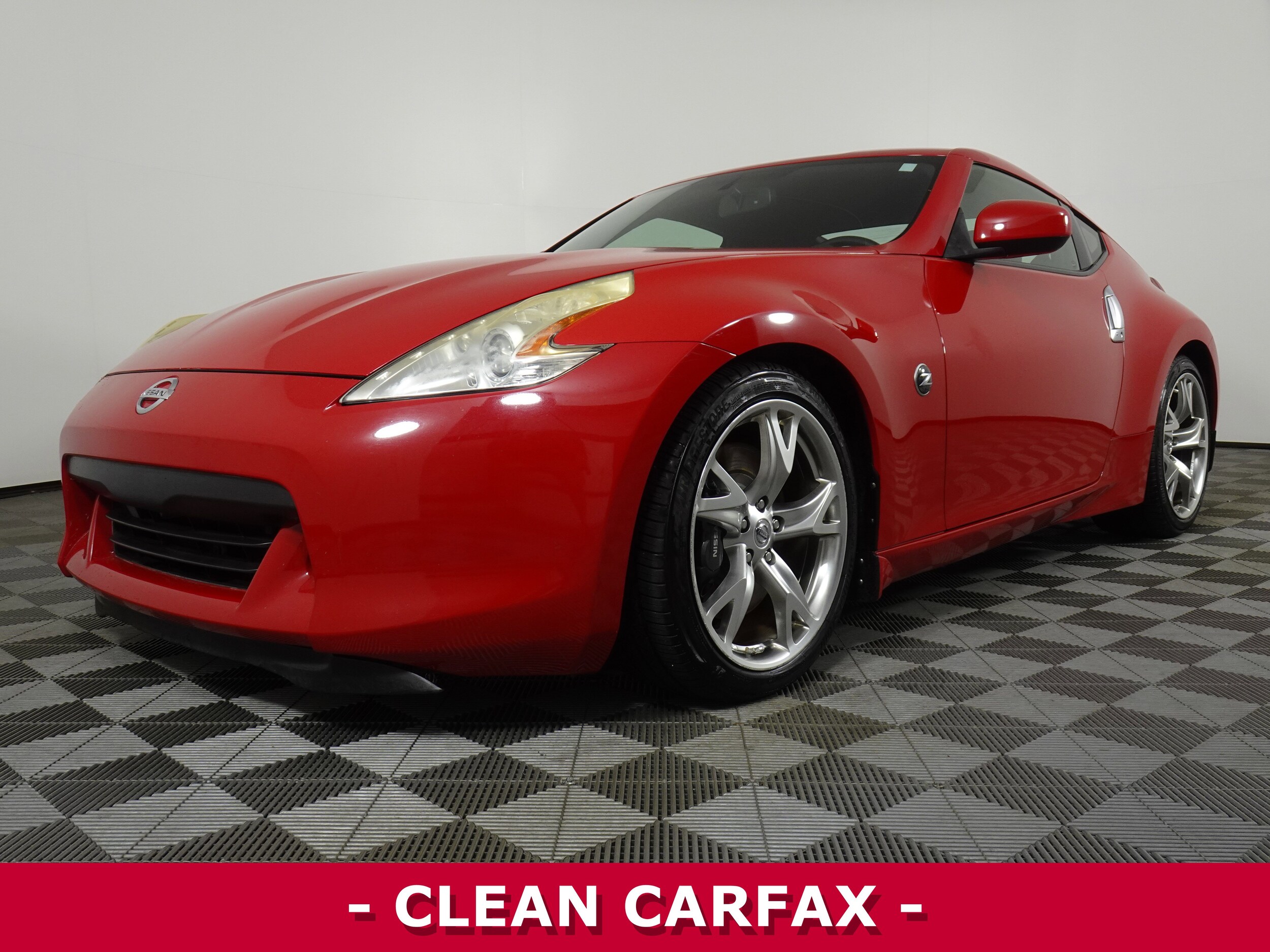 2009 Nissan 370Z Touring photo 3