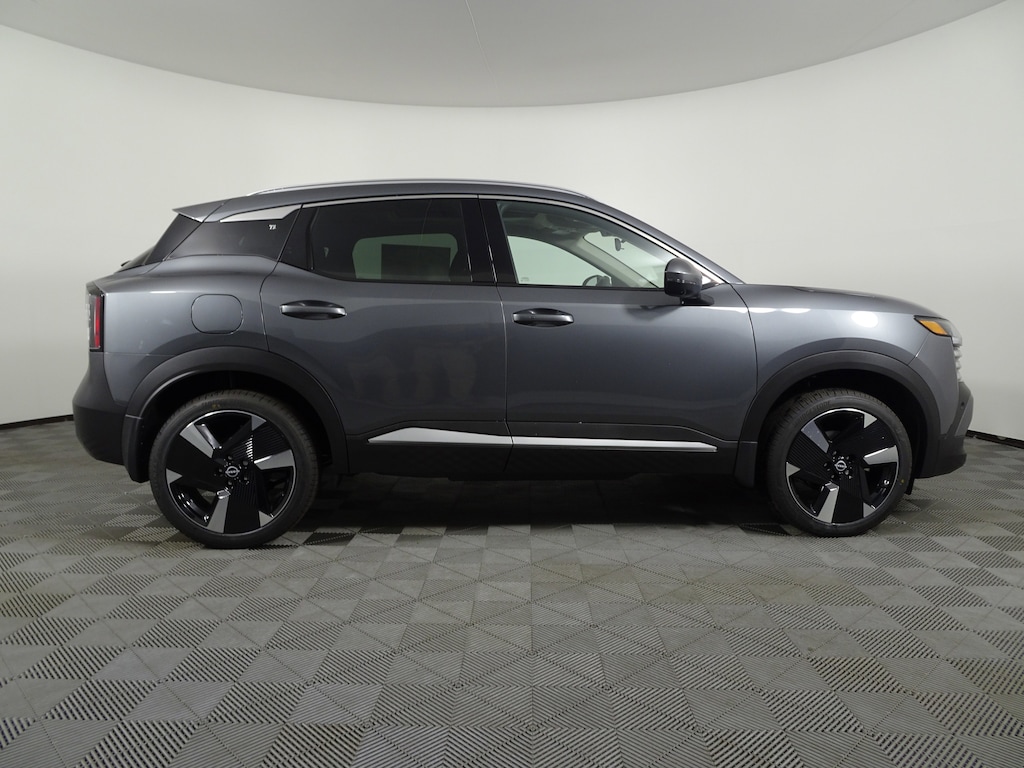 New 2025 Nissan Kicks SR SUV