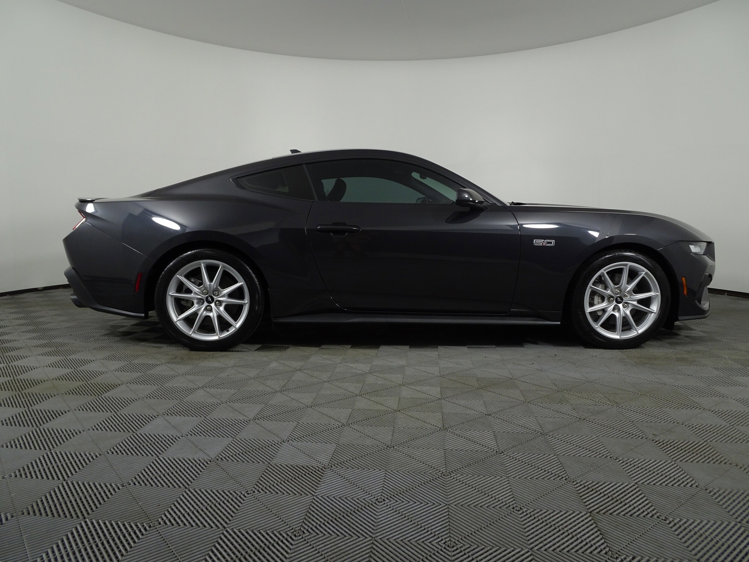 2024 Ford Mustang GT Premium photo 2