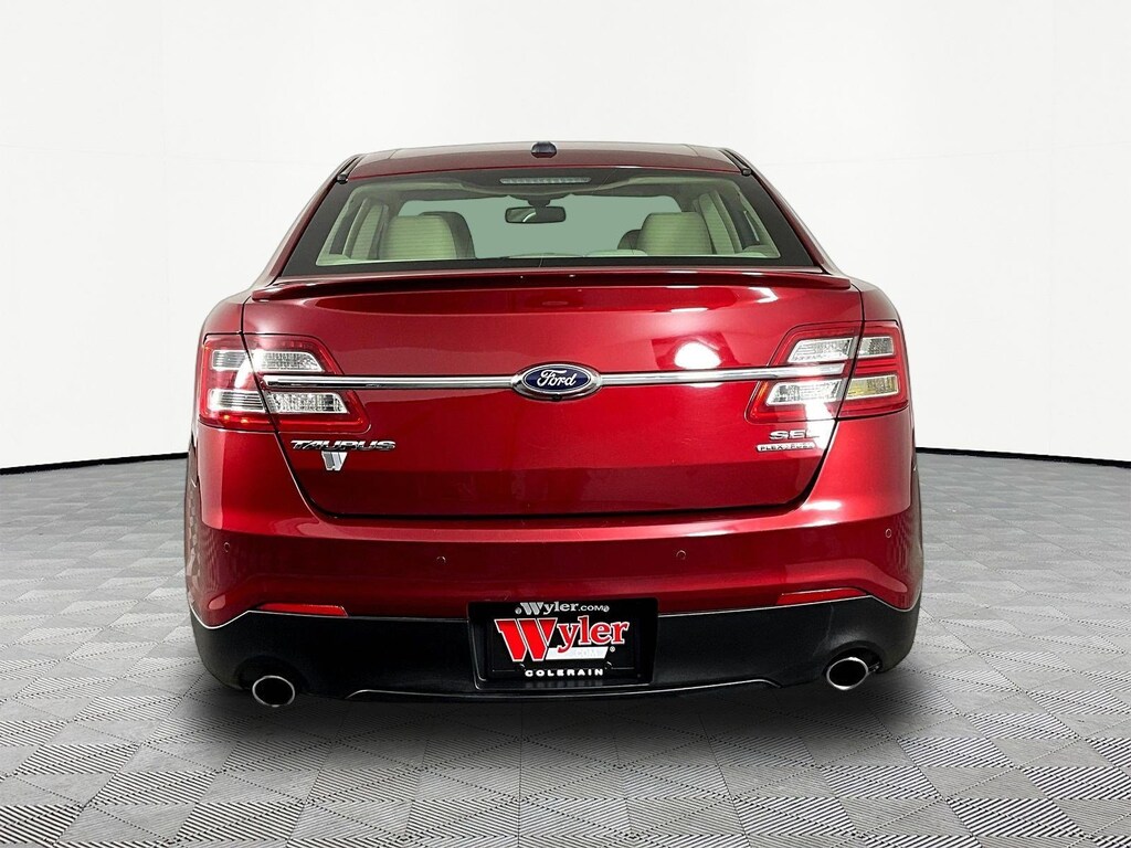 Used 2015 Ford Taurus SEL Sedan