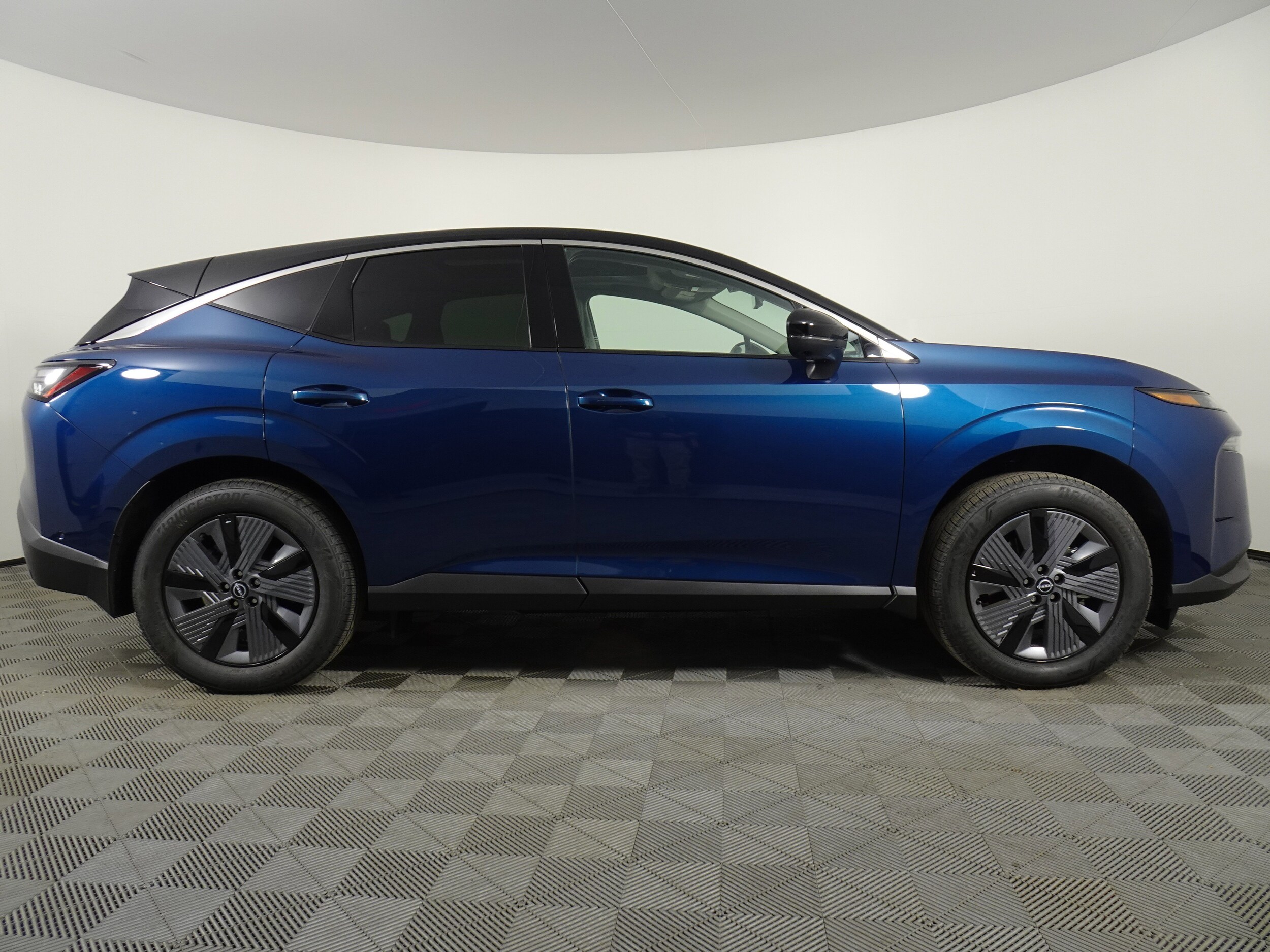 2025 Nissan Murano SL photo 2
