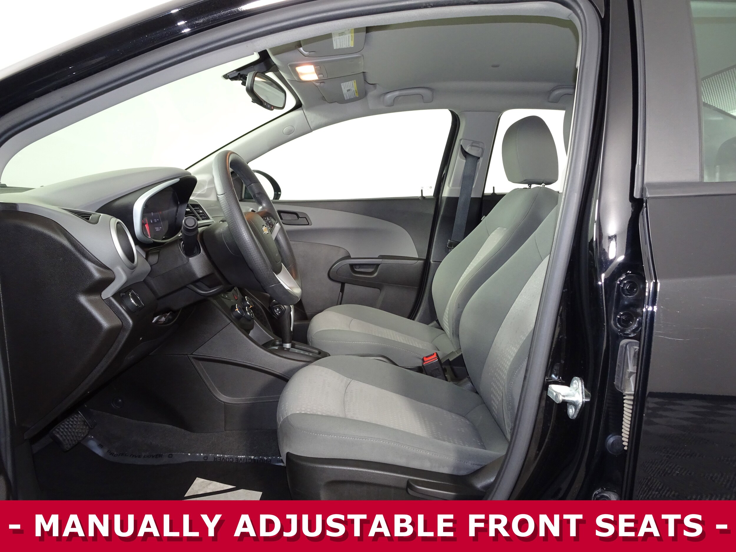 2017 Chevrolet Sonic LS photo 2