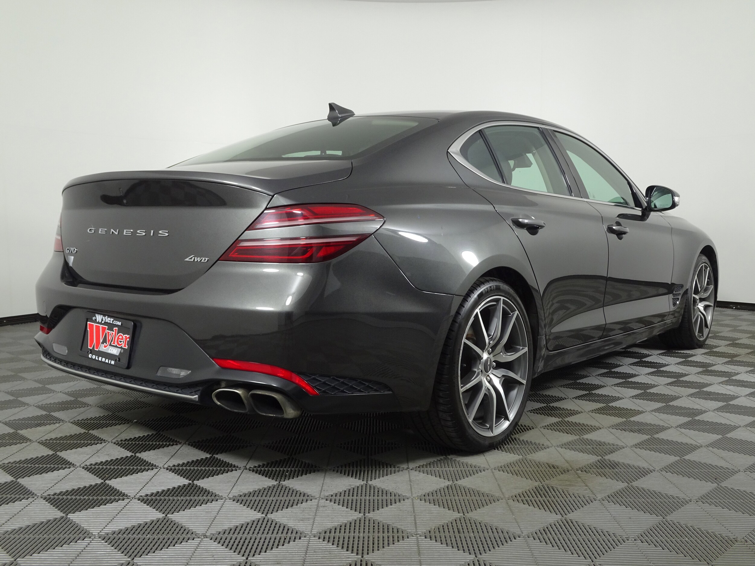 2023 Genesis G70 2.0T photo 3