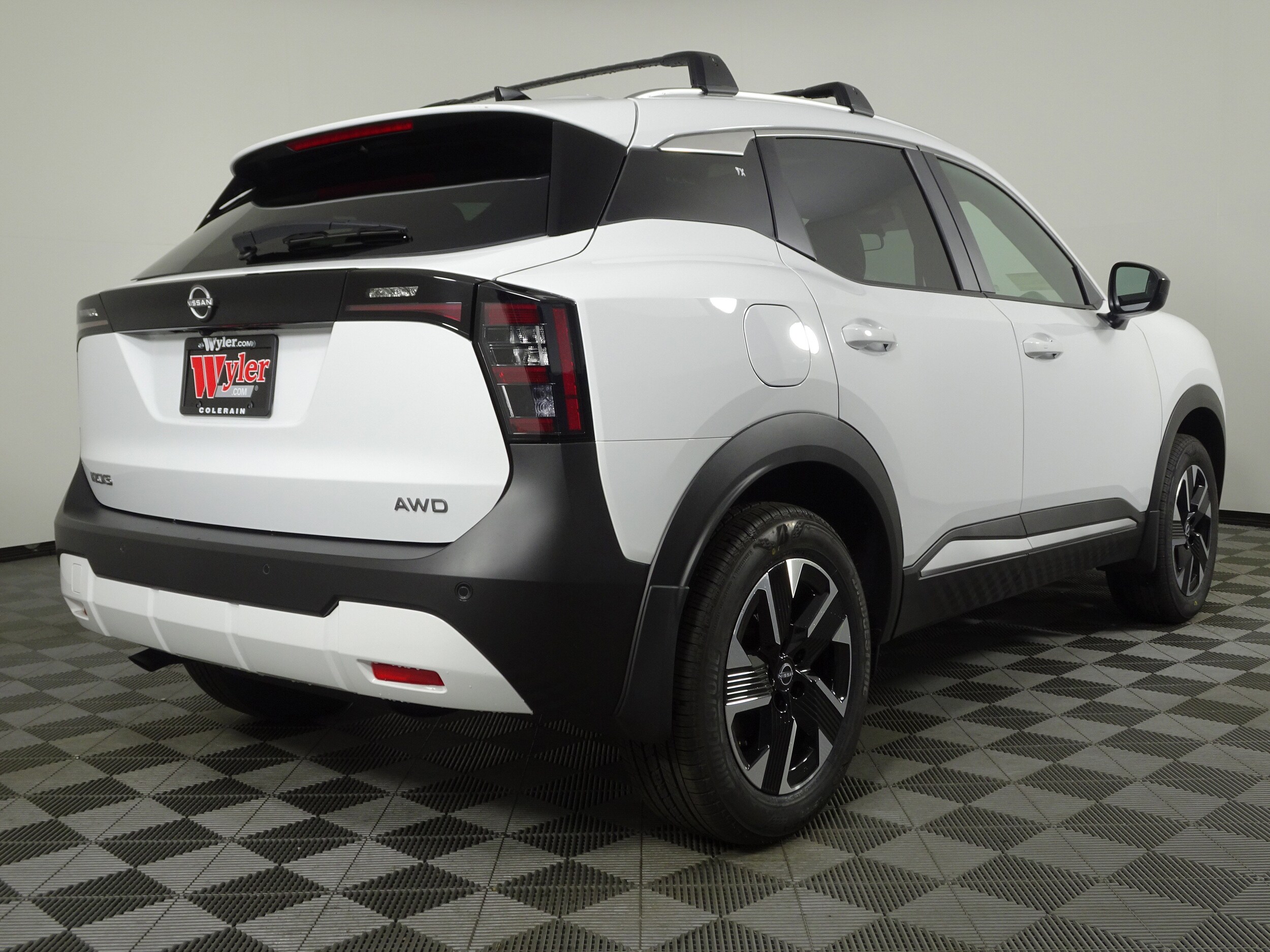 2026 Nissan Kicks SV photo 2